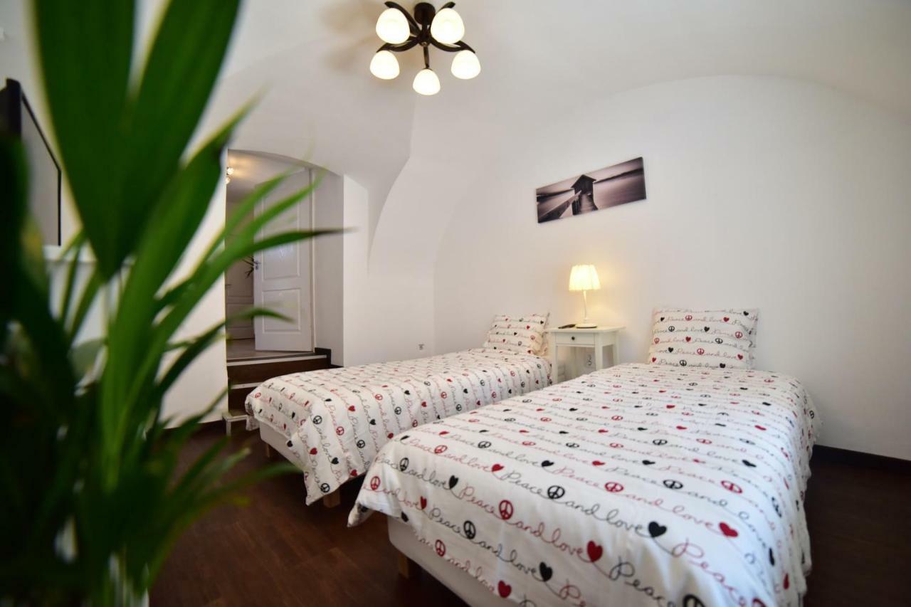Casa Soare - Ultracentral Guesthouse Сибиу Экстерьер фото